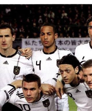 Mannschaftsfoto – Die Nationalmannschaft 2011, Nr. 17