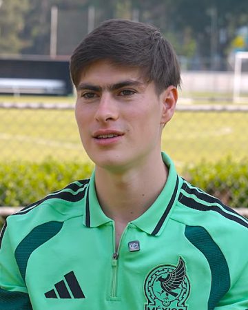 Armando González (Fußballspieler, 2003)